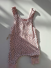 Laden Sie das Bild in den Galerie-Viewer, Strampler