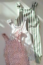 Laden Sie das Bild in den Galerie-Viewer, Strampler
